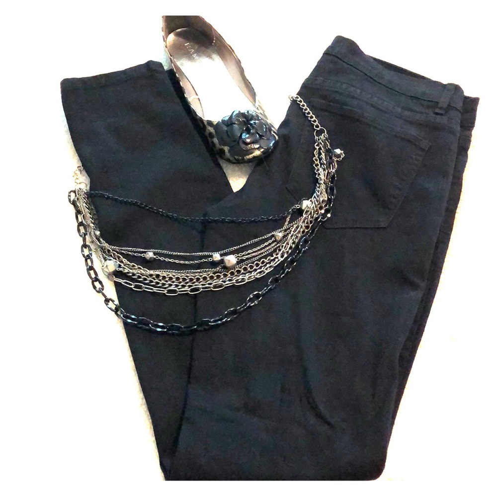 Forever 21 Skinny Black Jeans size 29!